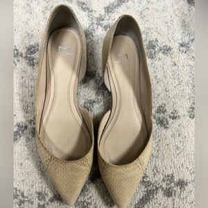 Marc Fisher snake skin nude flats women’s size 8​